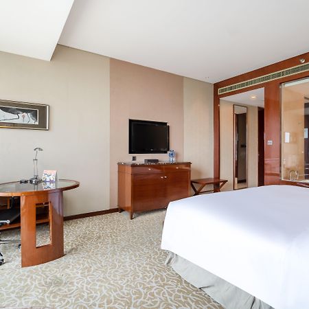 Crowne Plaza Zhenjiang By Ihg Hotel Екстериор снимка