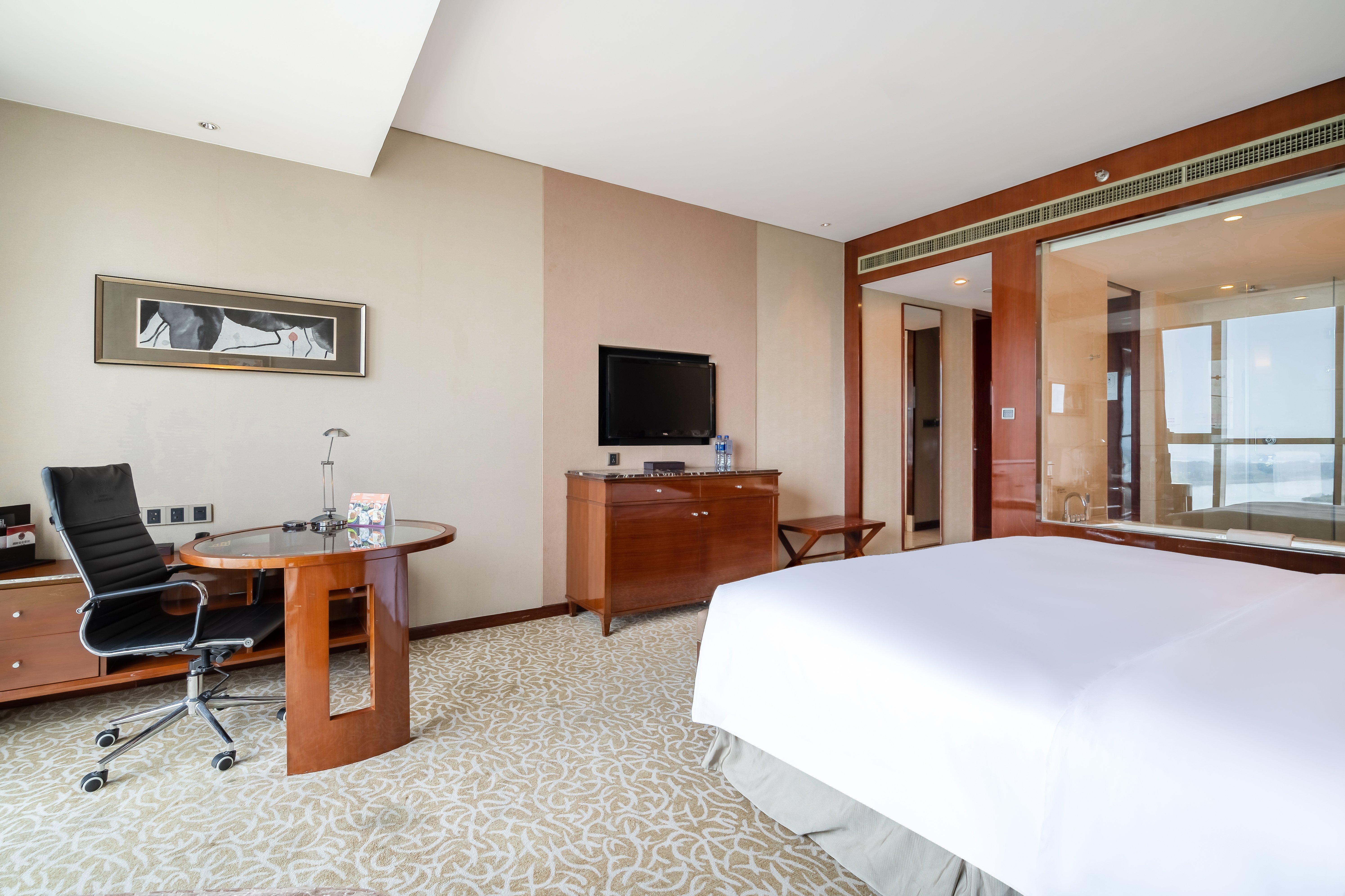 Crowne Plaza Zhenjiang By Ihg Hotel Екстериор снимка