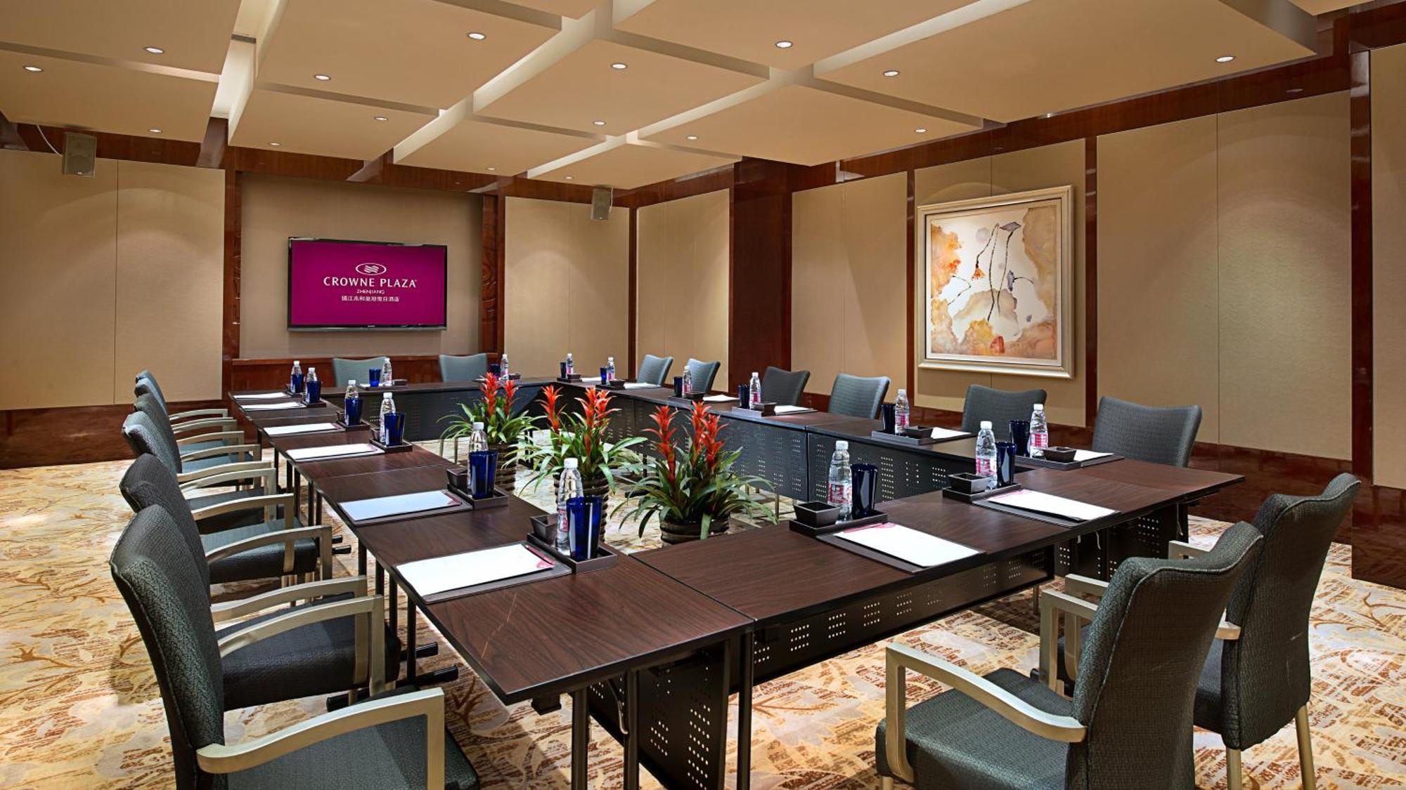 Crowne Plaza Zhenjiang By Ihg Hotel Екстериор снимка