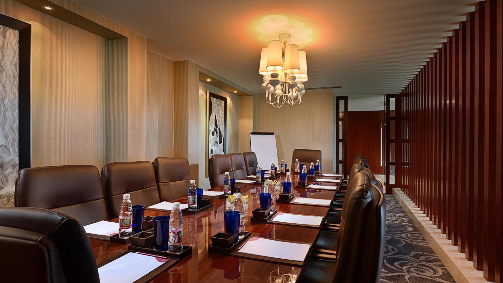 Crowne Plaza Zhenjiang By Ihg Hotel Екстериор снимка