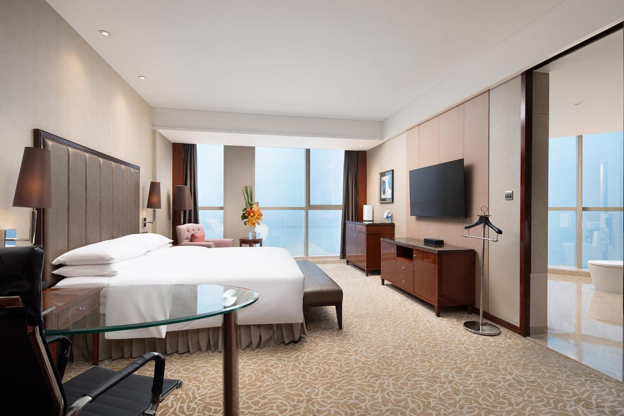 Crowne Plaza Zhenjiang By Ihg Hotel Екстериор снимка