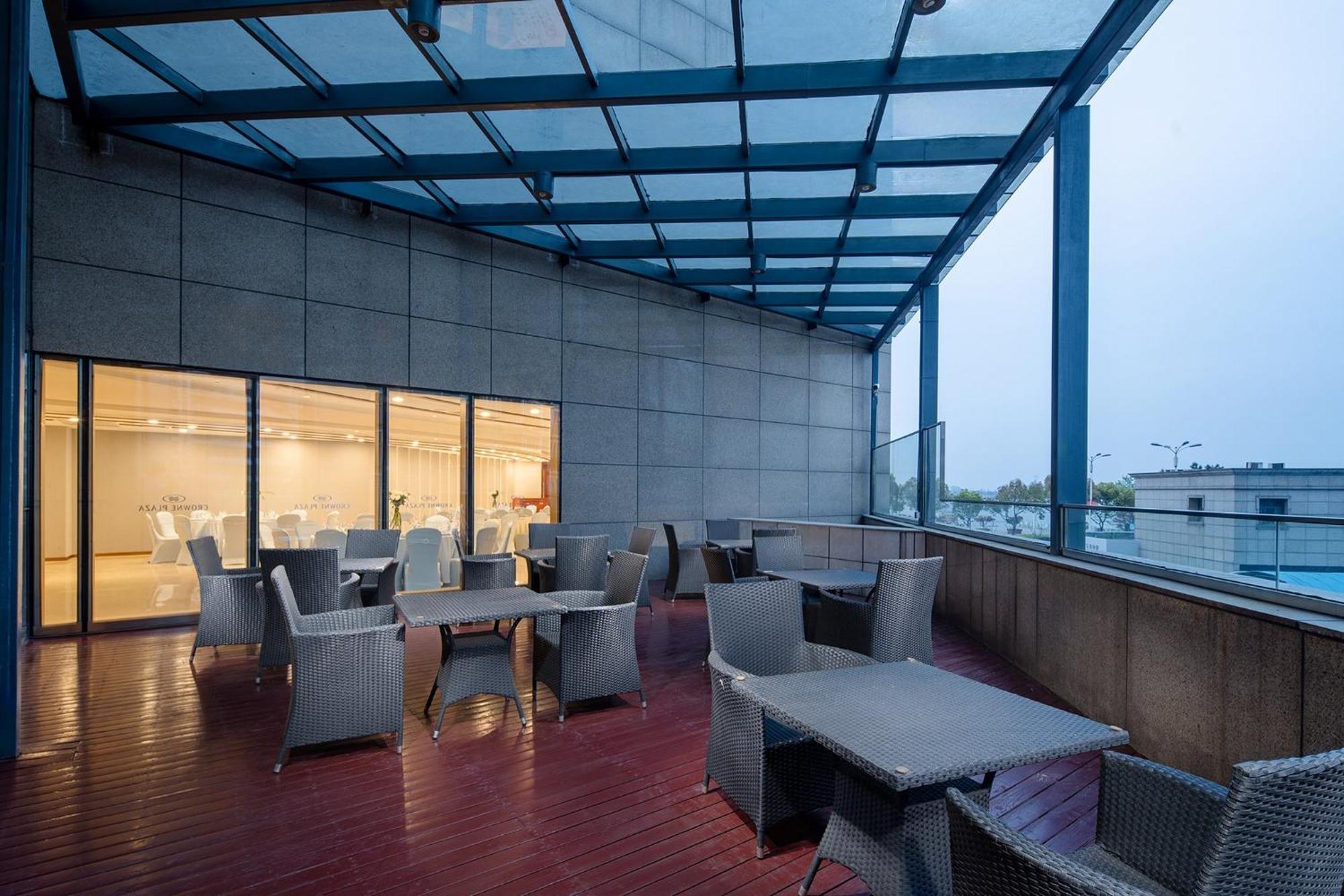 Crowne Plaza Zhenjiang By Ihg Hotel Екстериор снимка