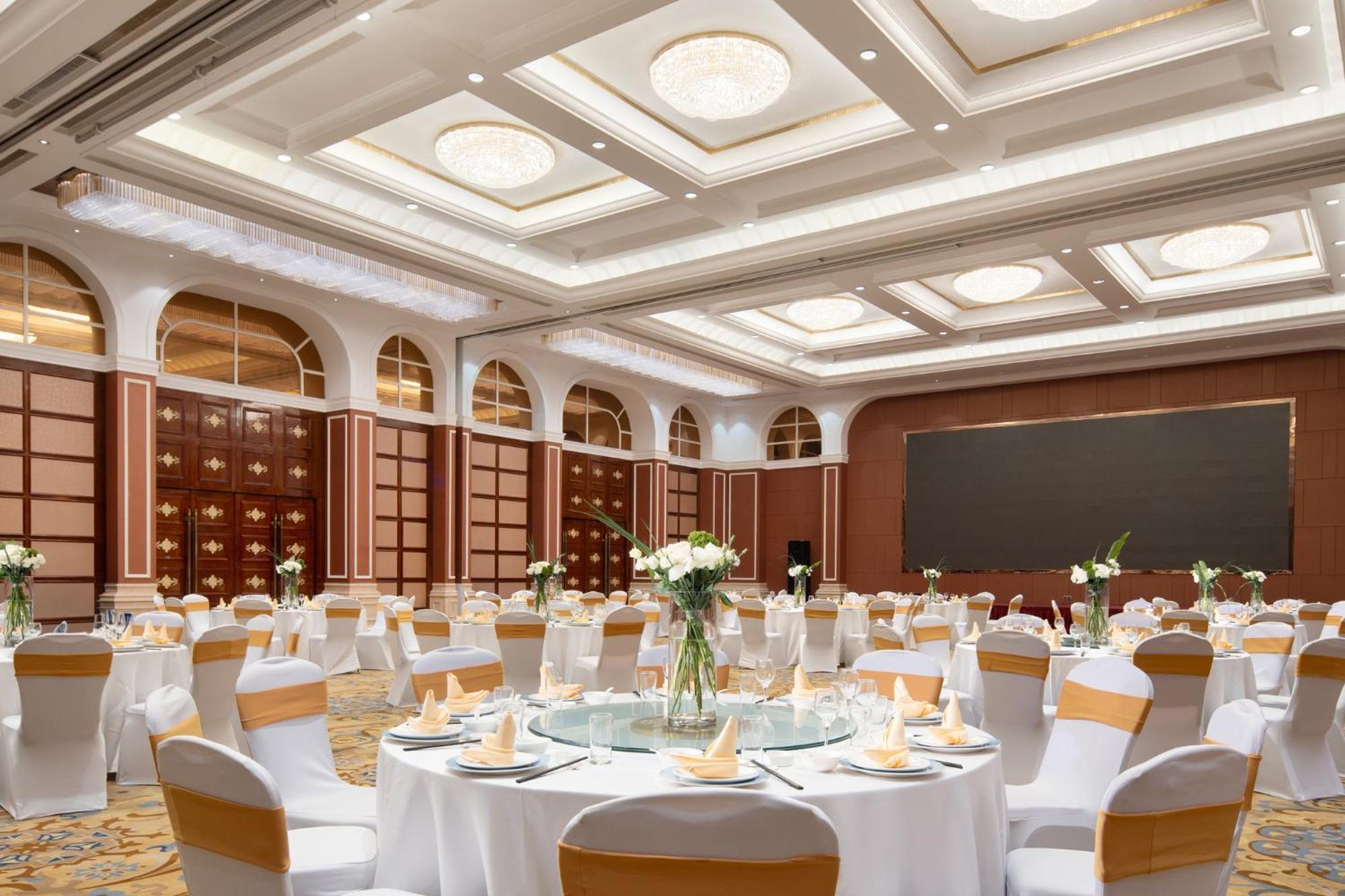 Crowne Plaza Zhenjiang By Ihg Hotel Екстериор снимка